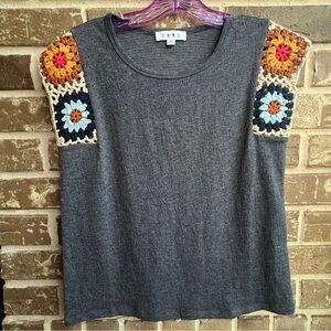 THML Crochet Sleeves Top Gray Blouse Women’s Size XS